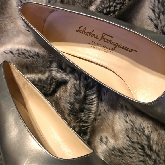 Ferragamo Logo Cap Toe Pumps Metallic 10AA Narrow - Picture 3 of 8